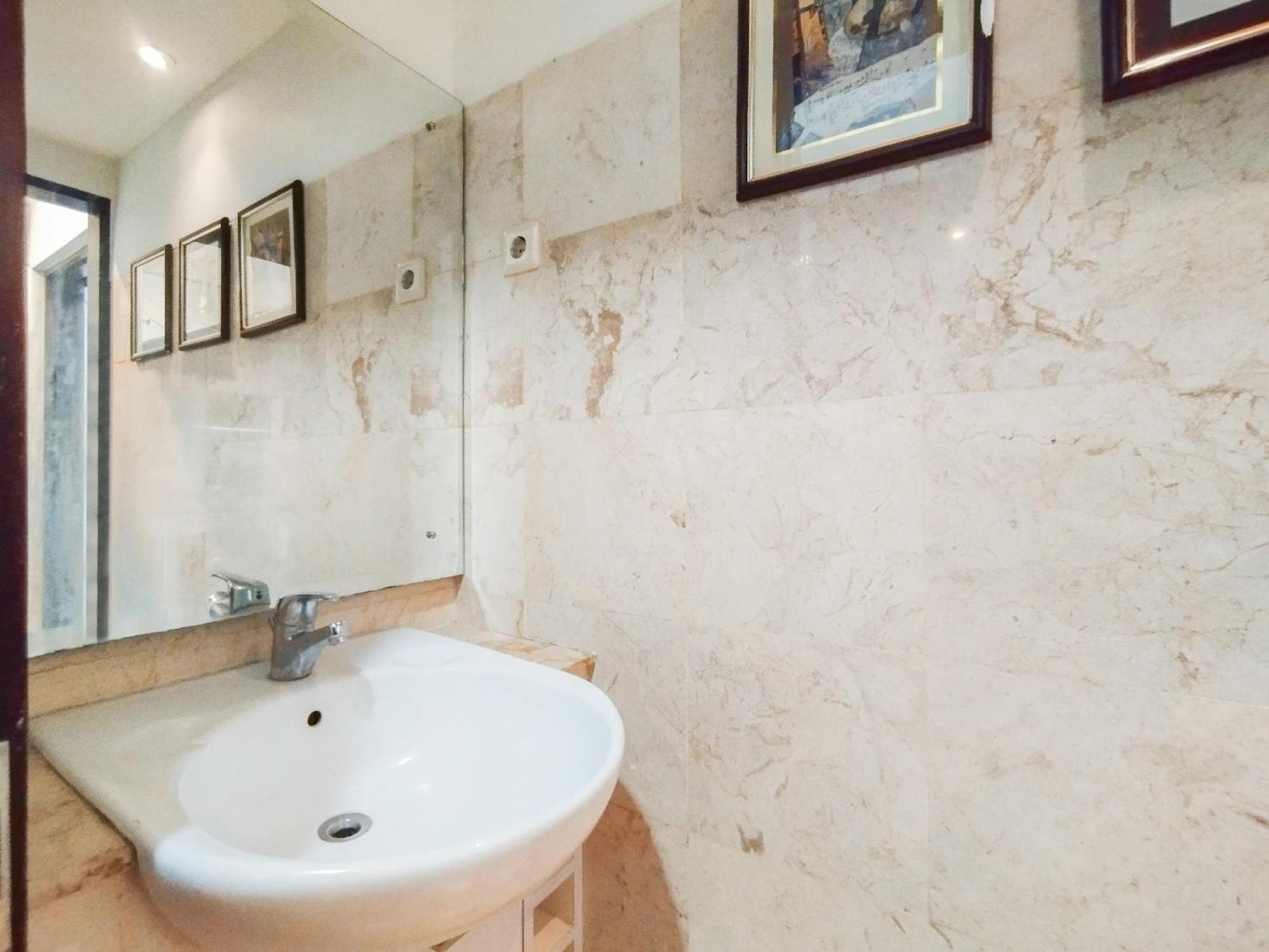 Apartemen Location 1br Without Living Braga Walk By Travelio *